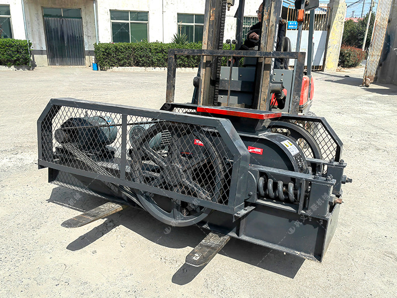 2pgc400*400雙齒輥破碎機發(fā)貨圖片_發(fā)往四川_破碎焦炭