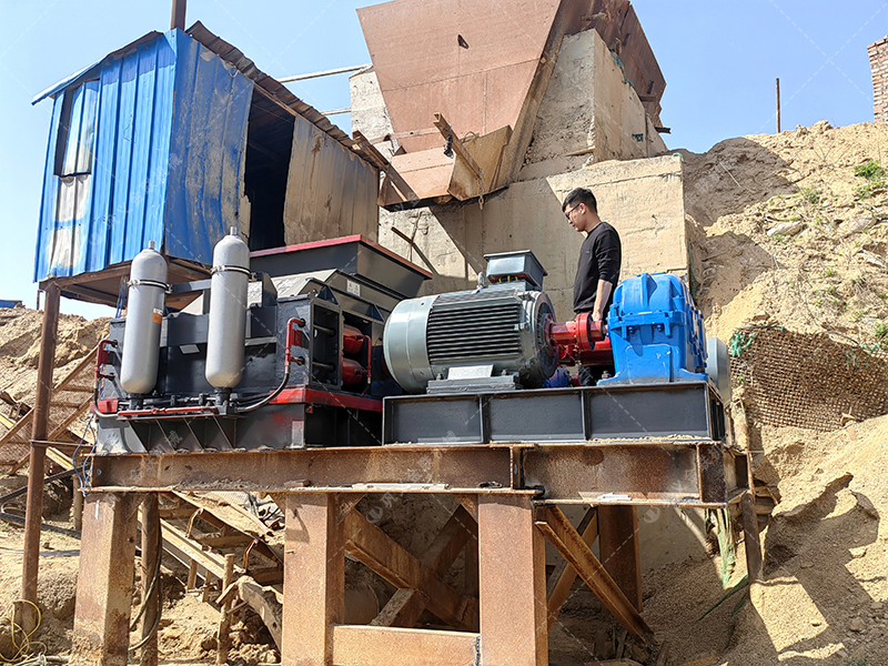 青石制砂難題多？對輥破碎機如何輕松應對？