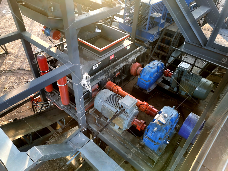 砂石級配不合理拖垮混凝土質量?液壓對輥制砂機能否破解這一難題? 砂石級配不合理拖垮混凝土質量?液壓對輥制砂機能否破解這一難題?